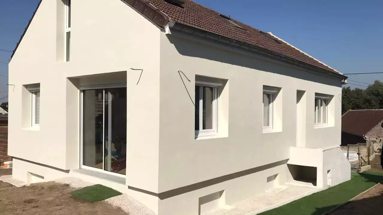 Maison isolée par l'extérieur avec du polystyrène expansé